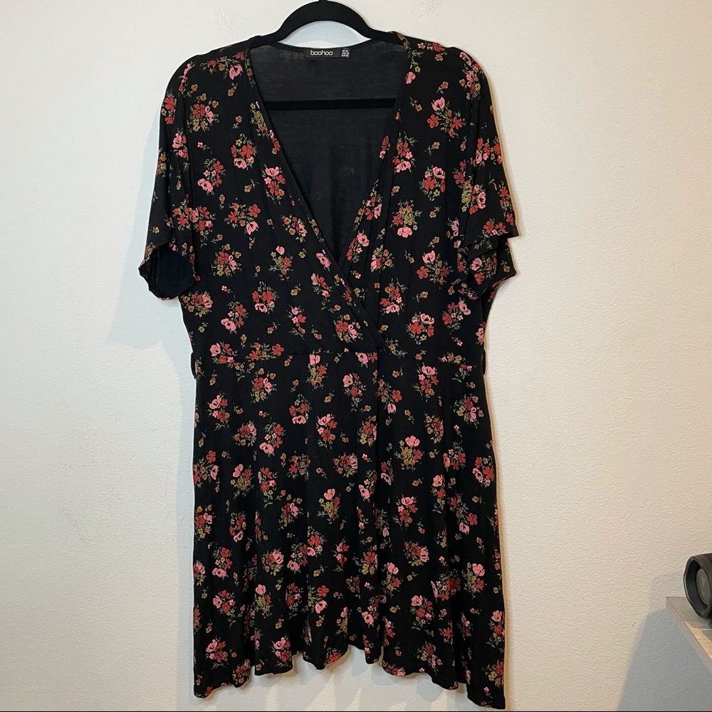 Boohoo Plus Floral Tie Waist Wrap Tea Dress